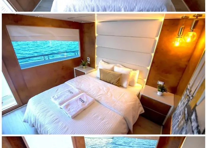 Bella Liveaboard Botel *