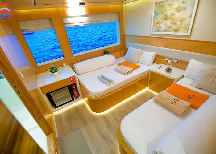 Botel Bella Liveaboard
