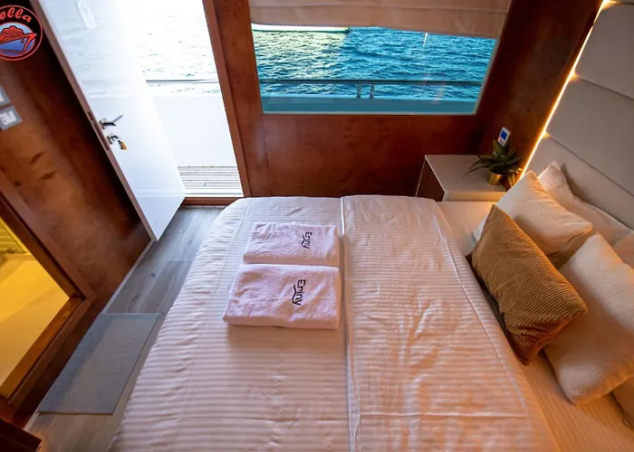 Botel Bella Liveaboard *